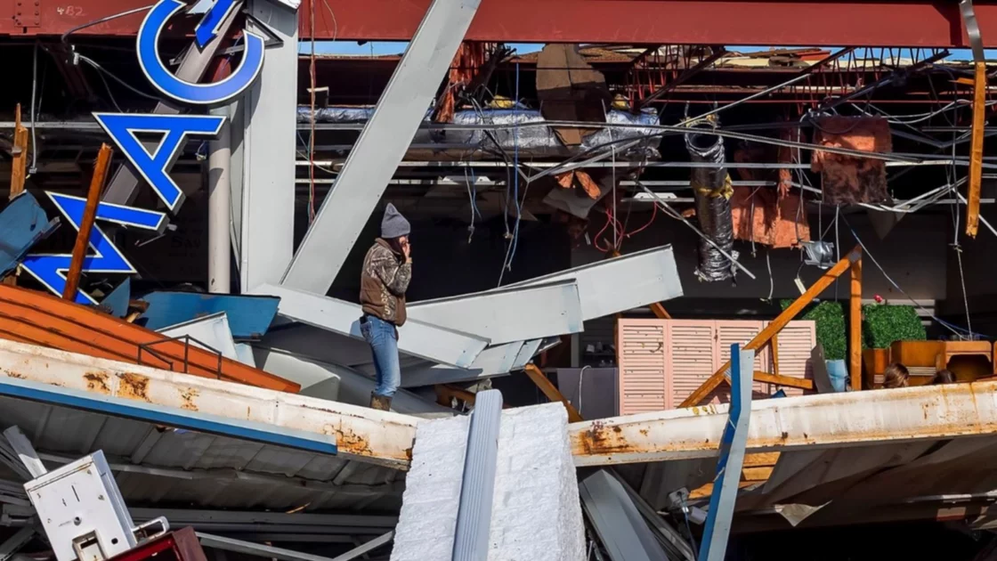 Devastadores tornados: Peligro se mantiene tras más de 70 muertes en Kentucky, EE. UU.