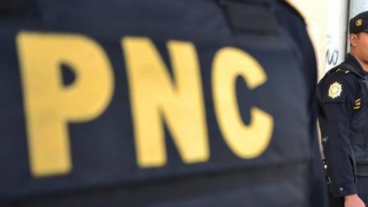 PNC busca liberar a 15 agentes secuestrados en El Estor