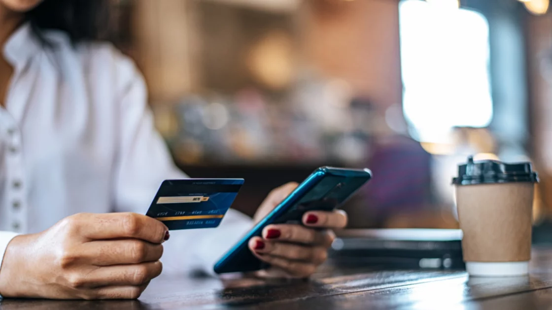 Funciones y aplicaciones disponibles para manejar el dinero desde el celular