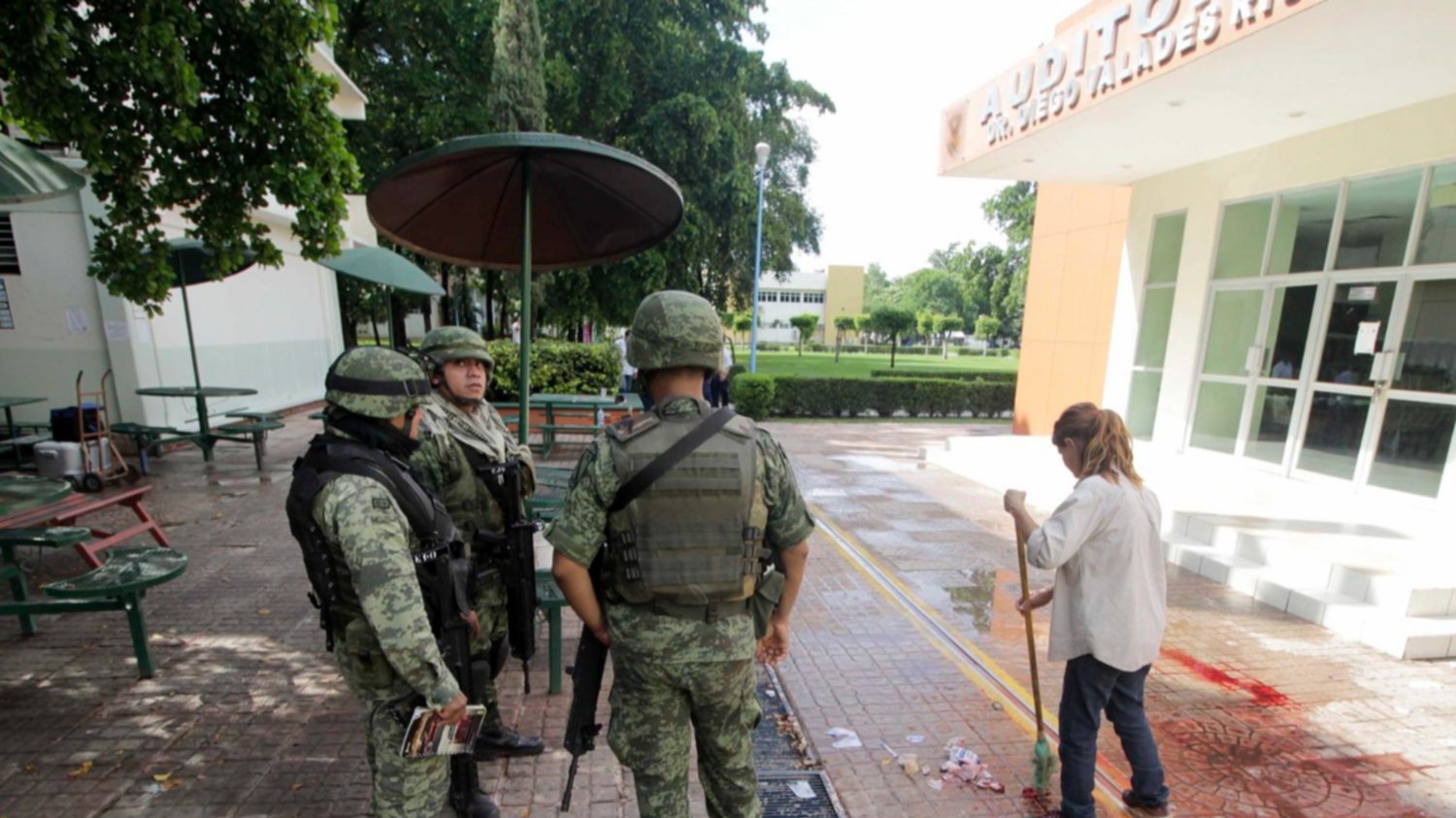 Las violentas ejecuciones de varios líderes criminales entre las células que se disputan el control del Cártel de Sinaloa, que enfrenta a las huestes de Ismael "Mayo" Zambada y a las que comandan los hijos del capo Joaquín "el Chapo" Guzmán. Imagen de archivo. EFE Las violentas ejecuciones de varios líderes criminales entre las células que se disputan el control del Cártel de Sinaloa, que enfrenta a las huestes de Ismael "Mayo" Zambada y a las que comandan los hijos del capo Joaquín "el Chapo" Guzmán. Imagen de archivo. EFE