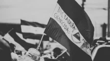 Medios de comunicación denunciaron la detención del obispo.